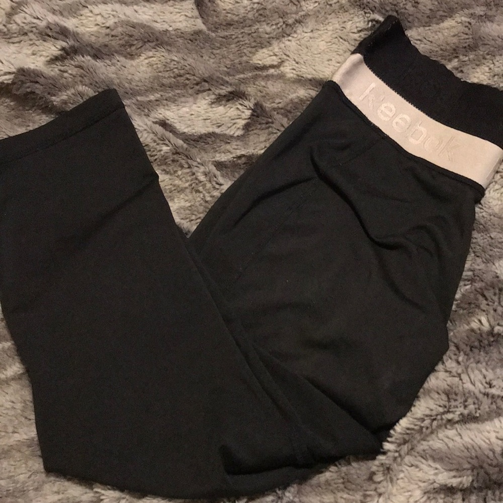 Black 7/8 inch athletic leggings